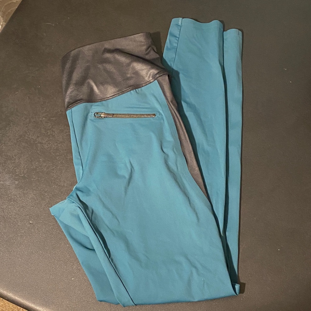 ADAY Teal and Black Leggings - Picture 5 of 7